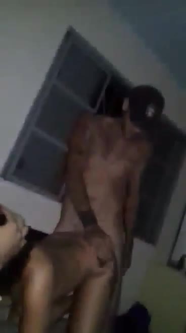 brasileira carioca fez porno na suruba com três amigos